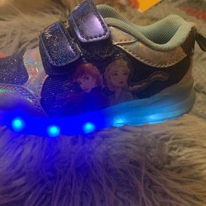 💥HOST PICK💥 Toddler Size 9 Disney Frozen Light-Up sneakers